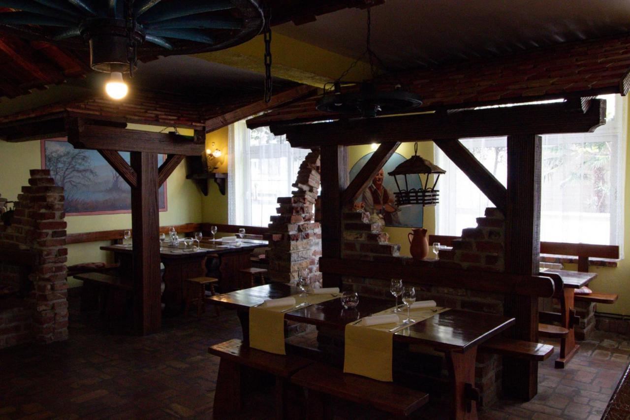 Biergarten Μεντουλίν Εξωτερικό φωτογραφία