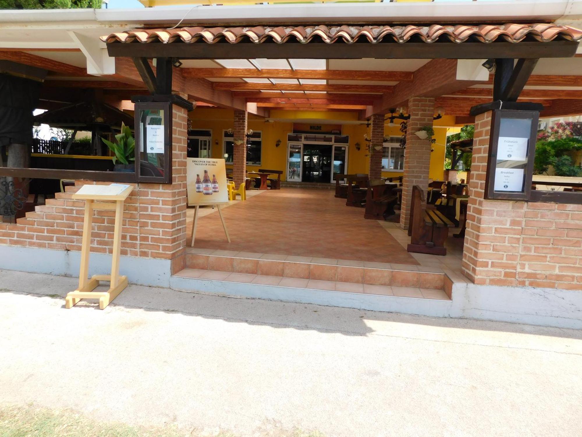 Biergarten Μεντουλίν Εξωτερικό φωτογραφία