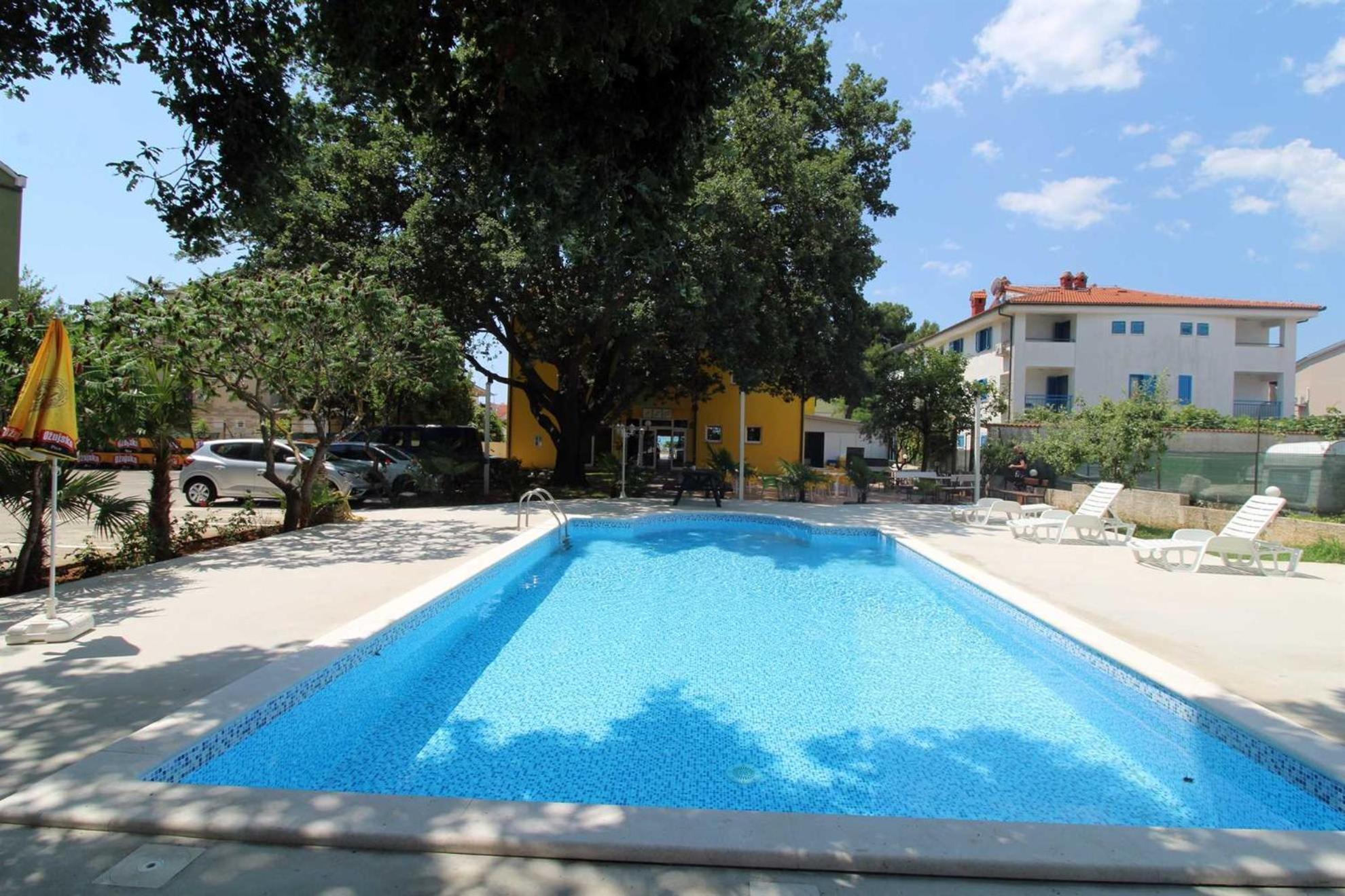 Biergarten Μεντουλίν Εξωτερικό φωτογραφία