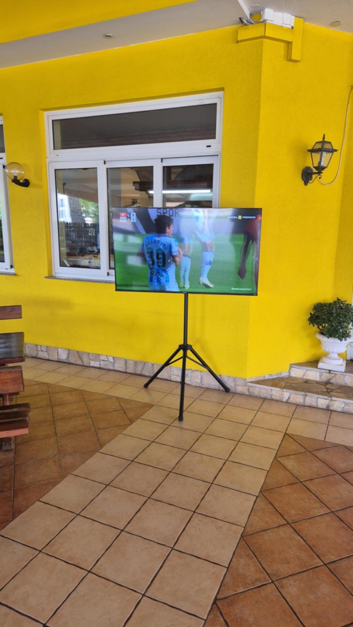 Biergarten Μεντουλίν Εξωτερικό φωτογραφία