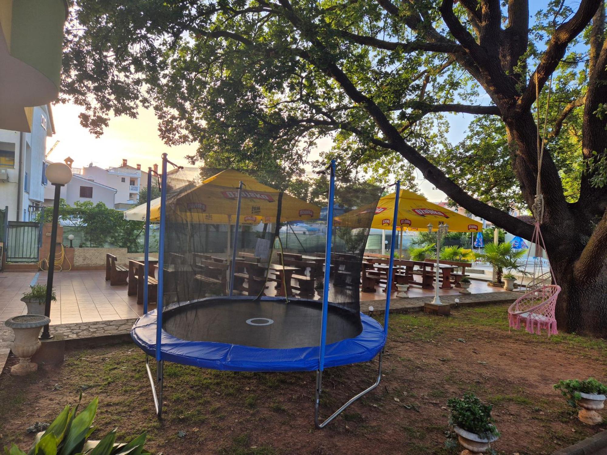 Biergarten Μεντουλίν Εξωτερικό φωτογραφία