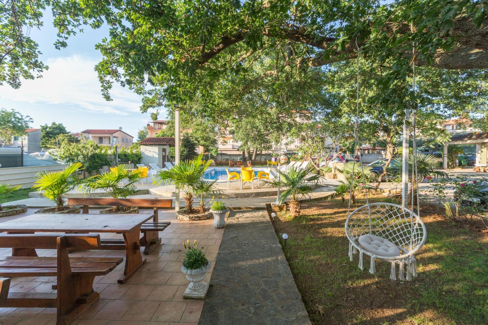 Biergarten Μεντουλίν Εξωτερικό φωτογραφία